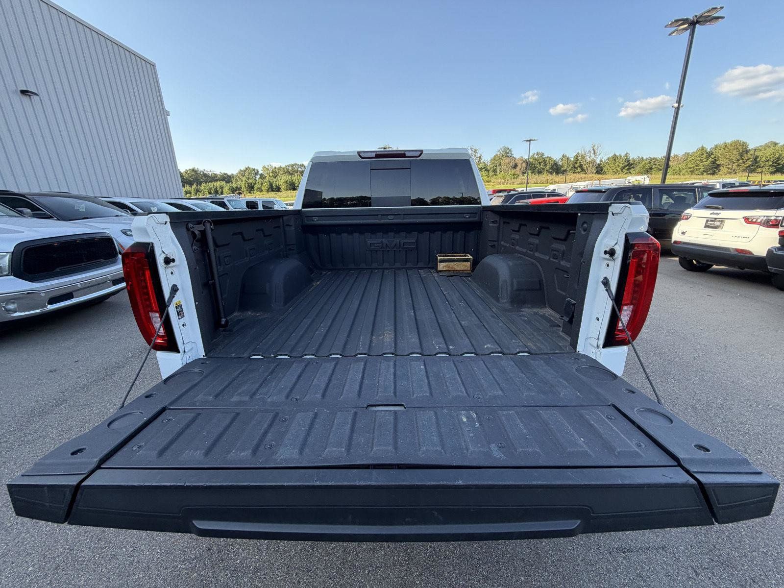 Used 2020 GMC Sierra 1500 SLT w/ SLT Premium Plus Package AWD/4WD image 18