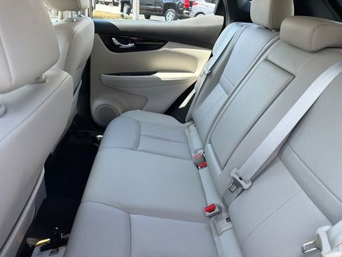 Certified 2022 Nissan Rogue Sport SL FWD image 33