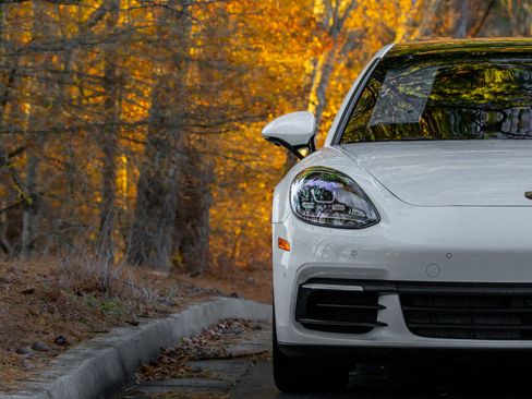 Used 2017 Porsche Panamera image 37