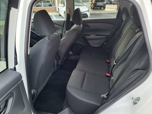Used 2024 Nissan Rogue S FWD image 12