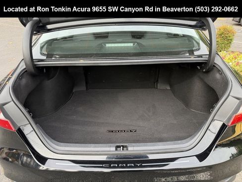 Used 2020 Toyota Camry L w/ Carpet Mat Package image 9