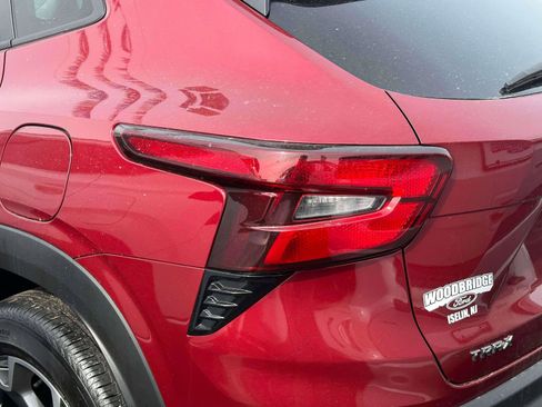 Used 2024 Chevrolet Trax LT image 7