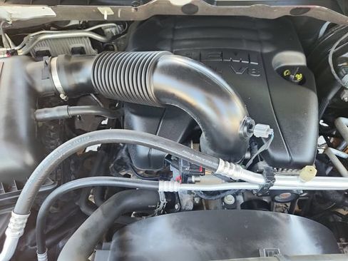 Used 2016 RAM 1500 Classic SLT RWD image 15