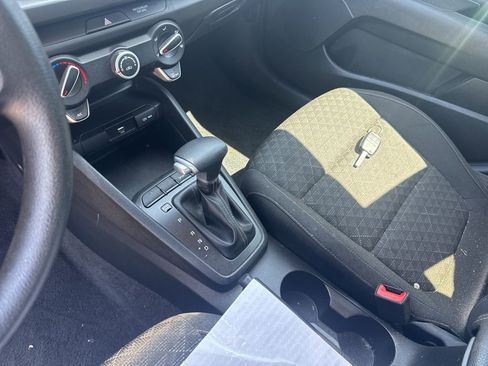 Used 2023 Kia Rio S image 9