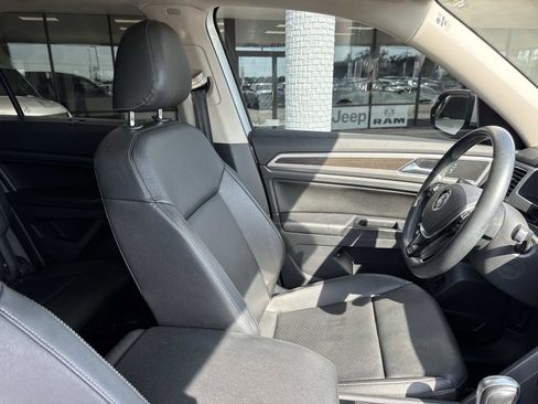Used 2019 Volkswagen Atlas SEL R-Line AWD/4WD image 11