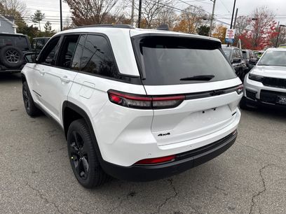 New 2025 Jeep Grand Cherokee Limited w/ Black Appearance Package