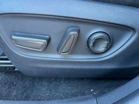 Used 2025 Toyota RAV4 XLE image 24