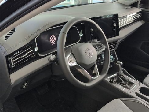 New 2025 Volkswagen Jetta SE image 7