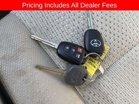 Used 2014 Toyota Camry LE w/ Moonroof Package FWD image 36