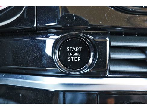 Used 2025 Nissan Pathfinder Platinum w/ Cargo Package image 28