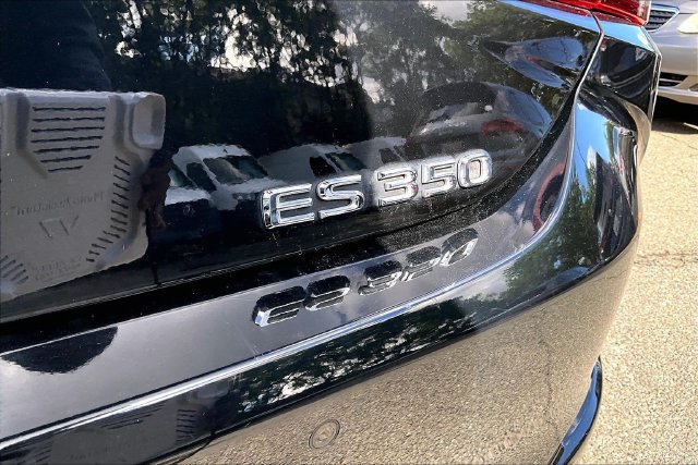 Used 2022 Lexus ES 350 F Sport w/ Accessory Package FWD image 8