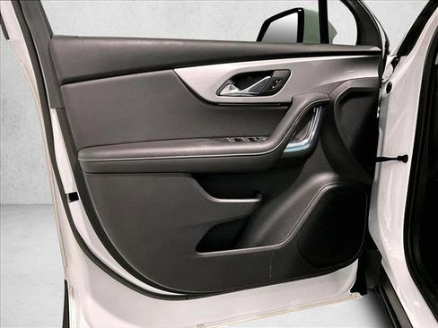 Used 2023 Chevrolet Blazer LT FWD image 18