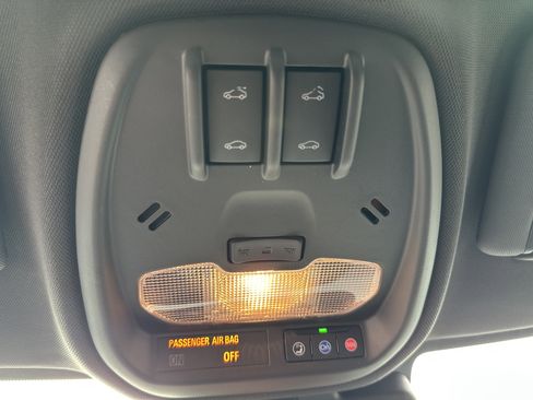 Used 2024 Chevrolet Trax RS w/ Sunroof Package image 31