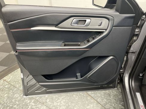 Certified 2025 Ford Explorer ST-Line AWD/4WD image 7