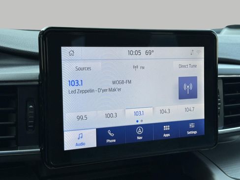 Used 2021 Ford Explorer XLT w/ Equipment Group 202A AWD/4WD image 39