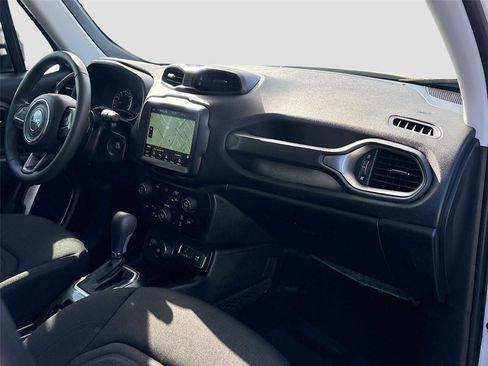 Used 2022 Jeep Renegade Latitude w/ Sun/Sound Group image 28