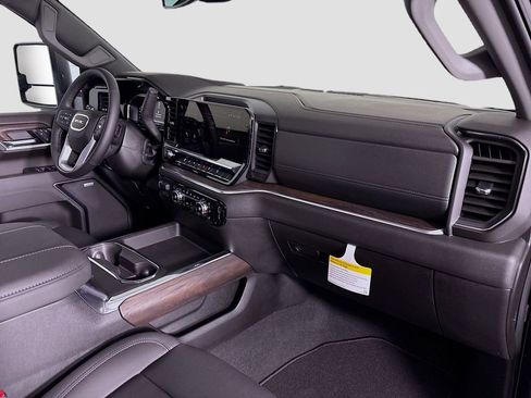 New 2025 GMC Sierra 3500 SLT w/ SLT Convenience Package image 30