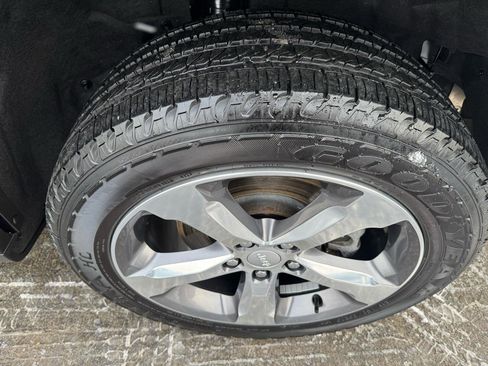 Used 2022 Jeep Grand Cherokee L Limited image 24