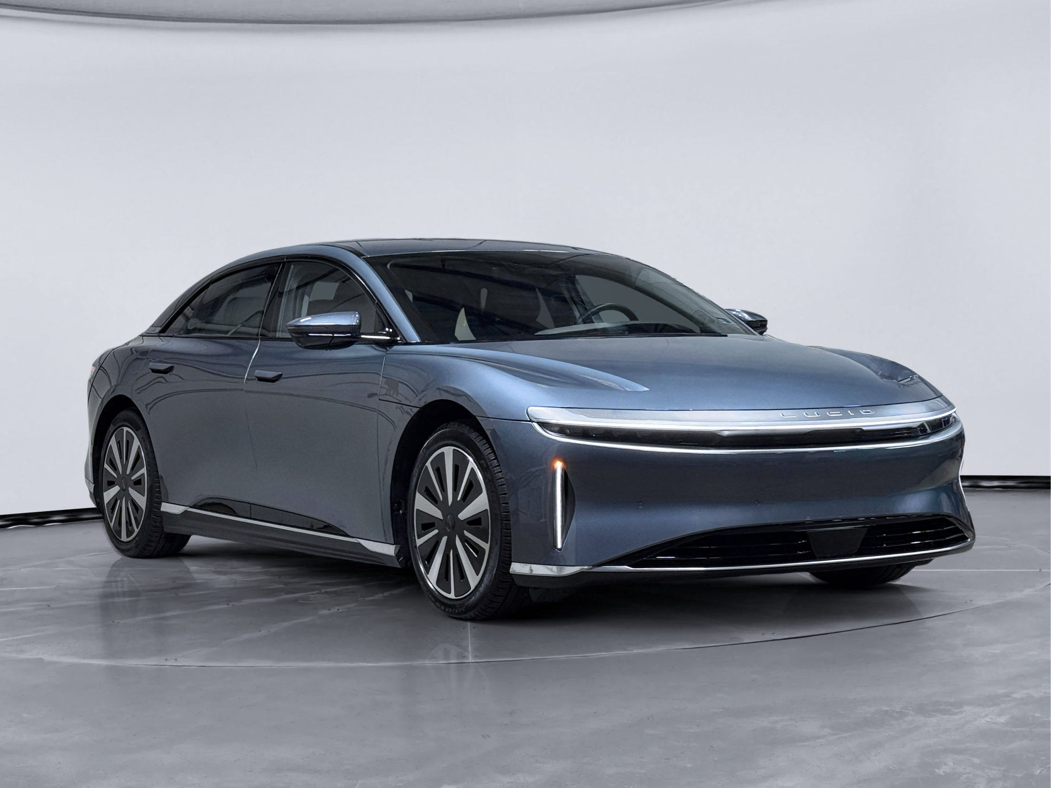 Used 2025 Lucid Air Touring AWD/4WD image 4