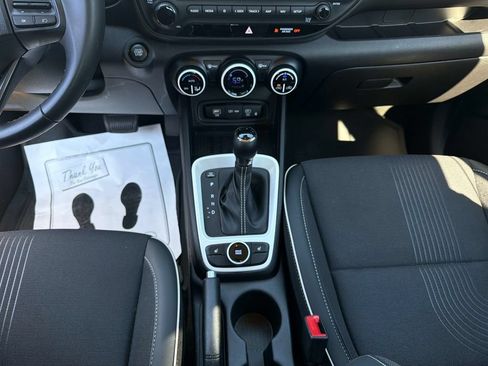 Used 2025 Hyundai Venue Limited FWD image 26