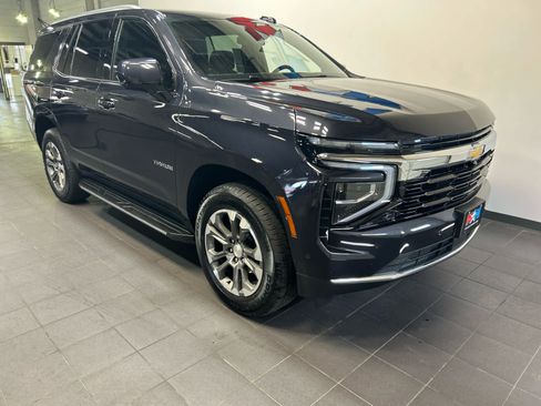 Used 2025 Chevrolet Tahoe LS AWD/4WD image 2