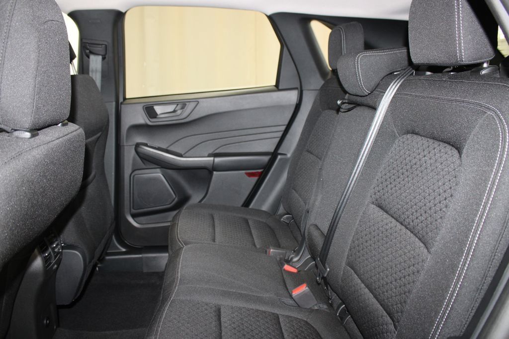Used 2025 Ford Escape Active AWD/4WD image 18
