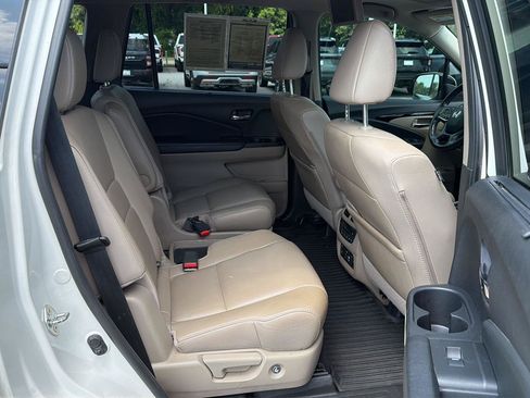 Used 2019 Honda Pilot Touring image 14