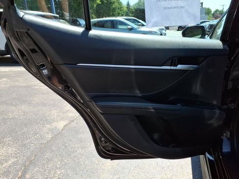 Used 2018 Toyota Camry XSE FWD image 11