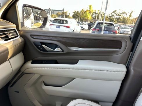 Used 2021 GMC Yukon XL Denali image 25