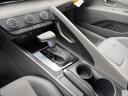 New 2026 Hyundai Elantra SE FWD image 25