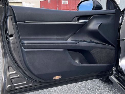 Used 2019 Toyota Camry SE image 23