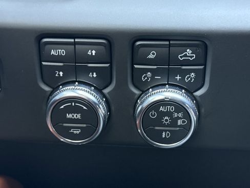 Used 2024 GMC Sierra 3500 Denali Ultimate image 28