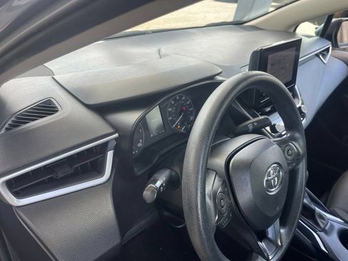 Used 2023 Toyota Corolla LE FWD image 9