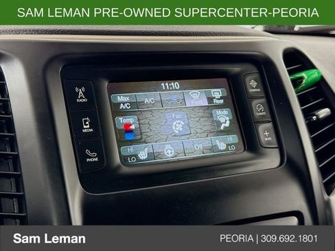 Used 2018 Jeep Cherokee Latitude w/ Cold Weather Group image 15