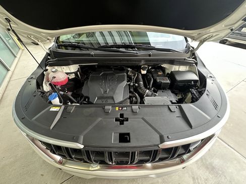 Used 2024 Kia Carnival LX image 43