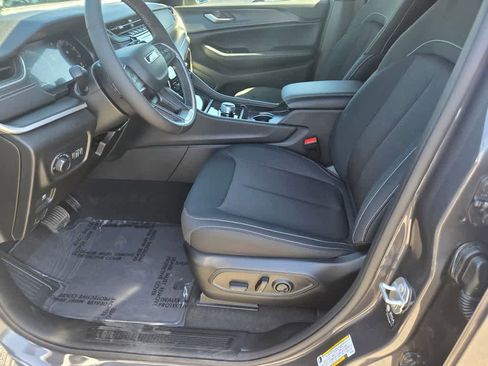 New 2026 Jeep Grand Cherokee L 4WD image 18