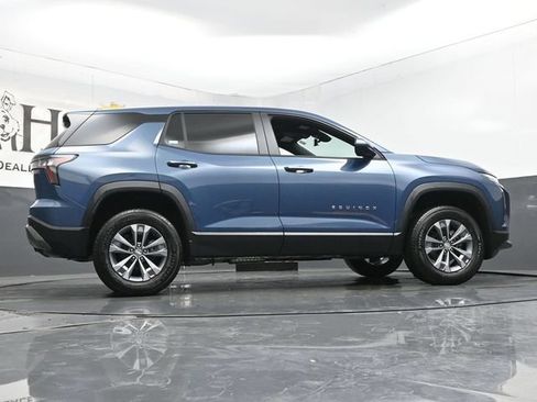 New 2026 Chevrolet Equinox LT w/ Convenience Package II FWD image 31