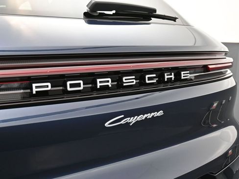 New 2026 Porsche Cayenne AWD/4WD image 14