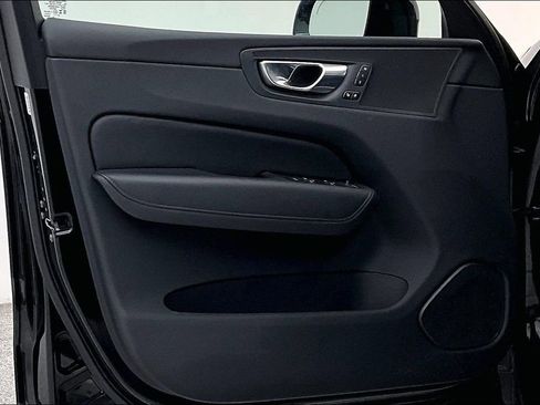Certified 2025 Volvo XC60 B5 Plus image 22