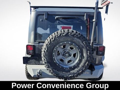 Used 2017 Jeep Wrangler Rubicon w/ Power Convenience Group image 7