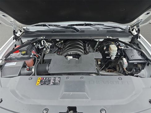Used 2019 Chevrolet Suburban LT image 35