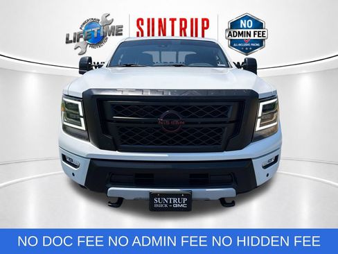 Used 2023 Nissan Titan PRO-4X w/ Pro-4x Convenience Package AWD/4WD image 9