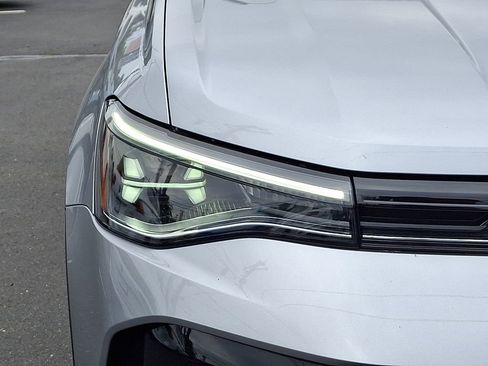 Certified 2025 Volkswagen Taos S AWD/4WD image 9