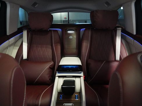 New 2026 Mercedes-Benz Maybach GLS 600 4MATIC image 17