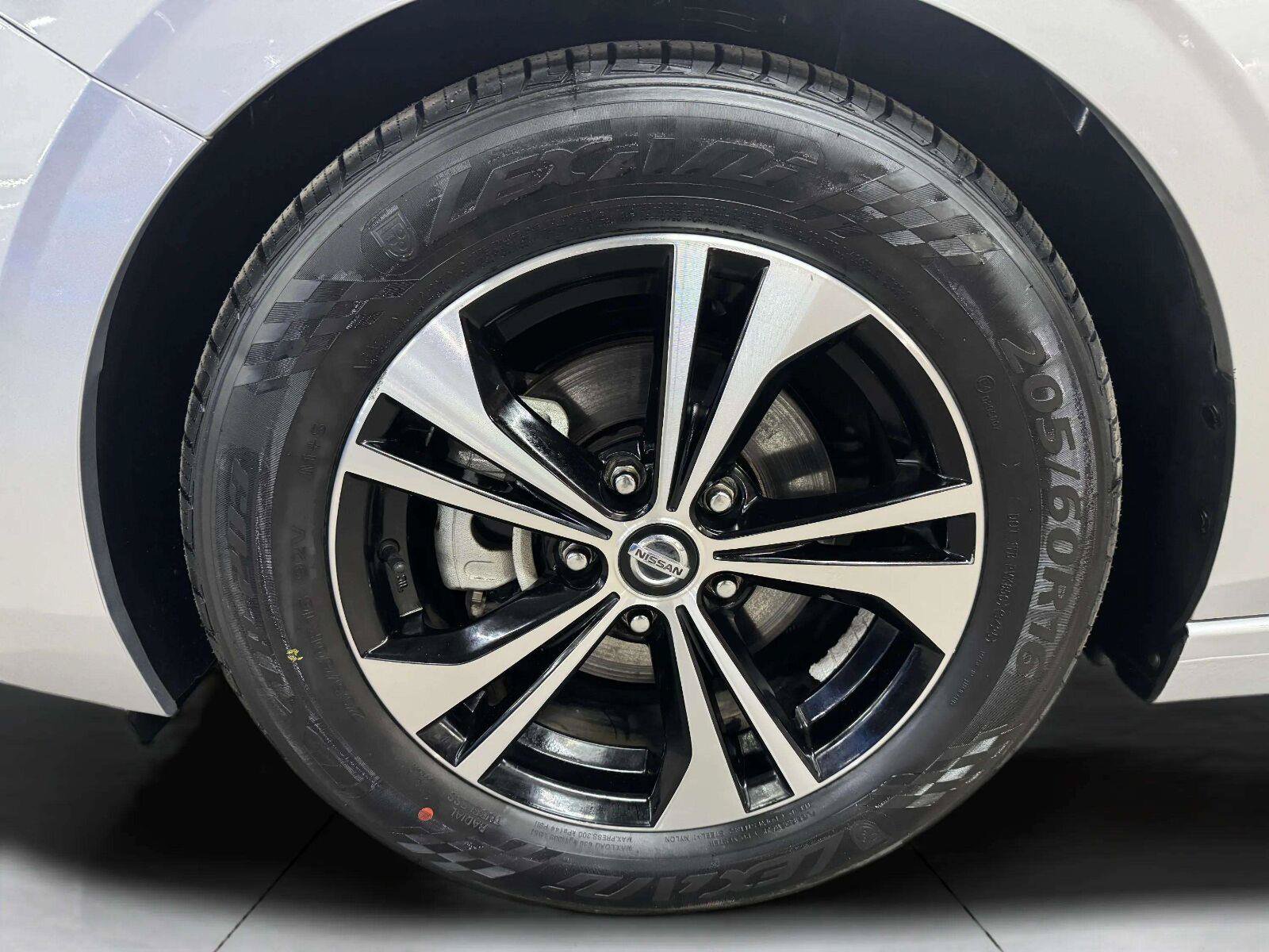 Used 2021 Nissan Sentra SV FWD image 32