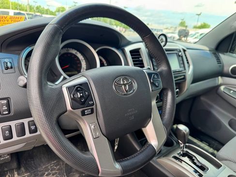 Used 2014 Toyota Tacoma 4x4 Double Cab w/ TRD Sport Package image 8