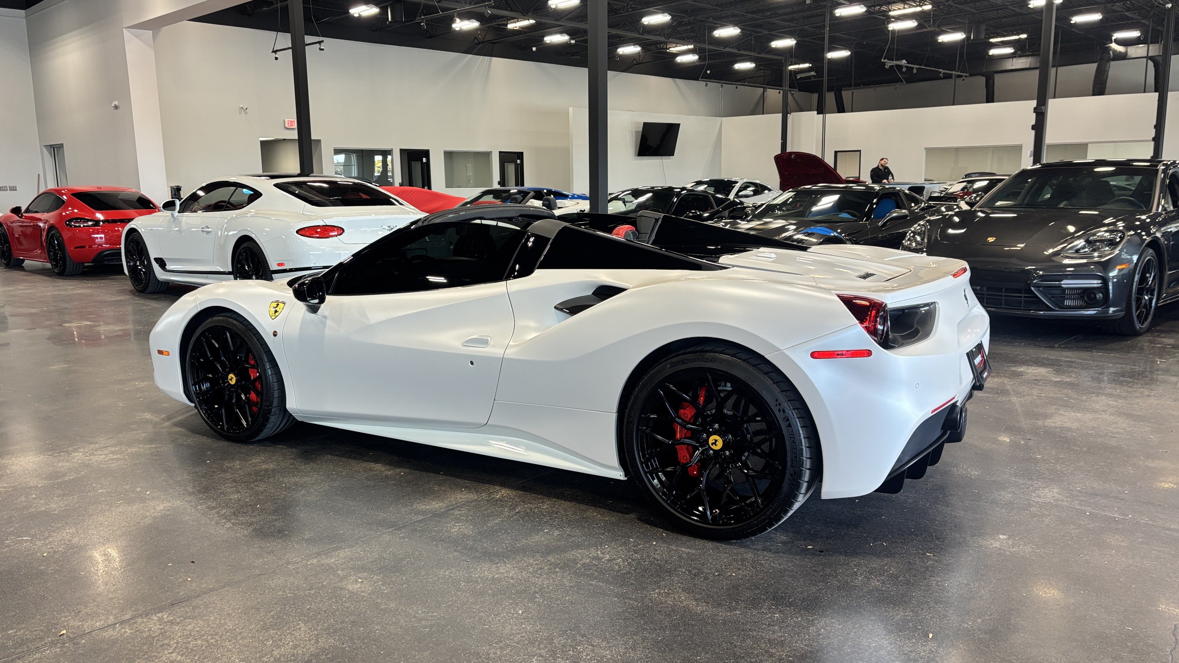 Used 2018 Ferrari 488 Spider RWD image 3