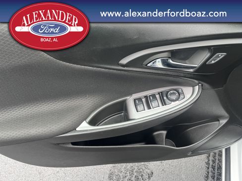 Used 2023 Chevrolet Malibu LT image 9