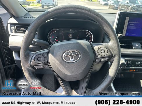 Used 2025 Toyota RAV4 XLE AWD/4WD image 21