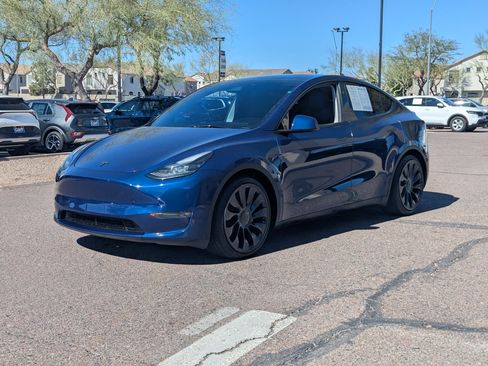 Used 2025 Tesla Model Y Performance image 6